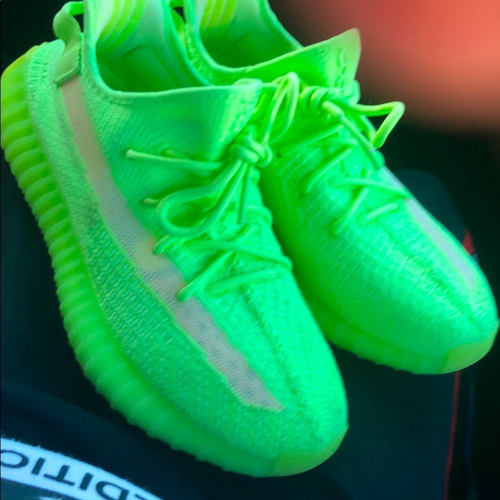 Yeezy Boost 350 V2 Glow